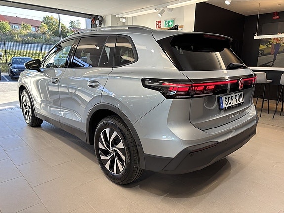 Volkswagen Tiguan 6 of 22
