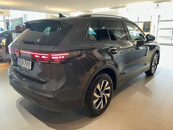 Volkswagen Tiguan 4 of 22