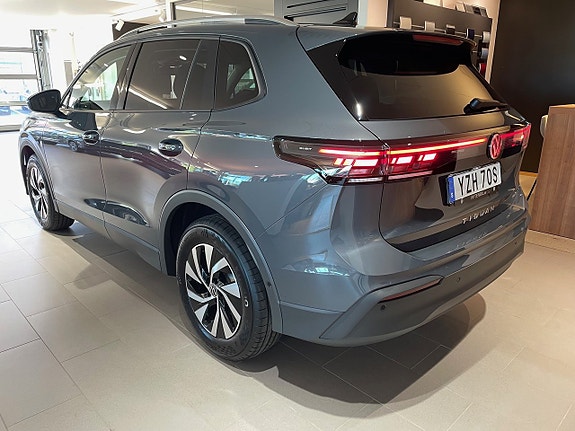 Volkswagen Tiguan 6 of 22