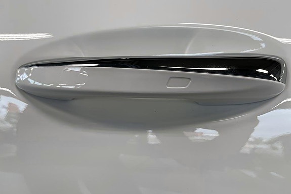 Mercedes-Benz EQA250+ 20 of 25