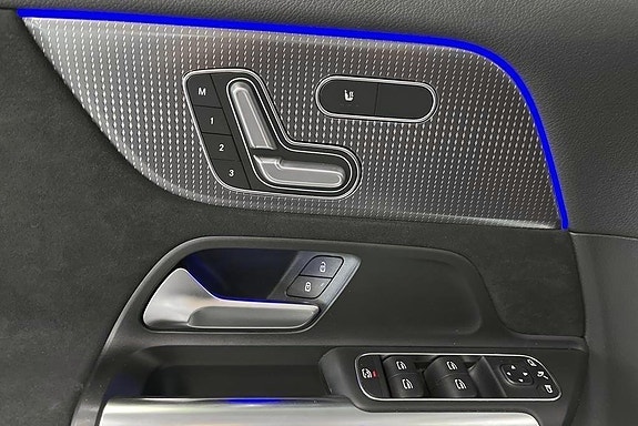 Mercedes-Benz EQA250+ 18 of 25