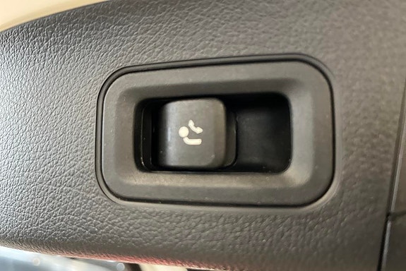 Mercedes-Benz EQA250+ 16 of 25