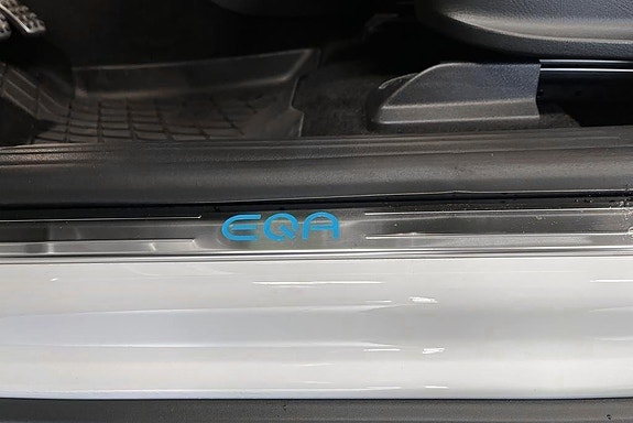 Mercedes-Benz EQA250+ 23 of 25