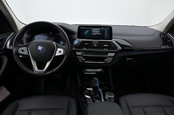 BMW iX3 6 of 27