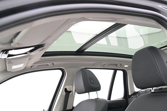 BMW iX3 25 of 27
