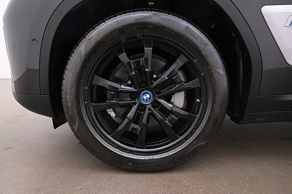 BMW iX3 27 of 27