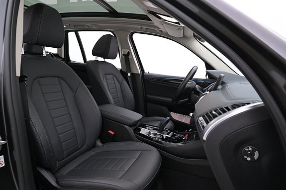BMW iX3 13 of 27