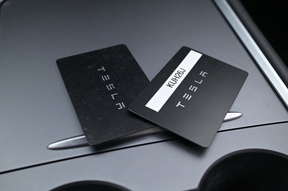 Tesla Model Y 24 of 27