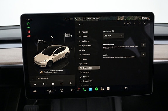 Tesla Model Y 15 of 27