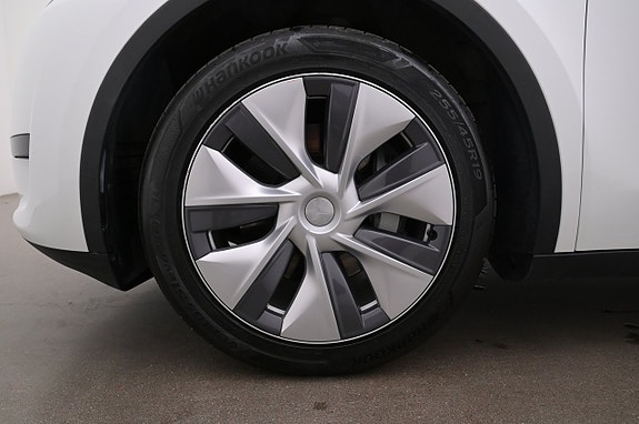 Tesla Model Y 27 of 27