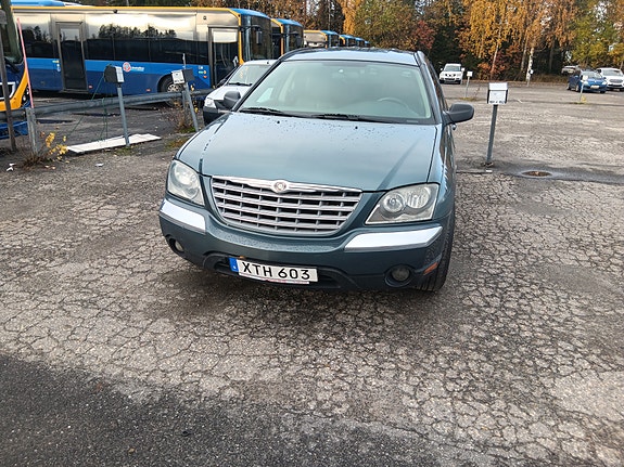Chrysler Pacifica 2 of 2