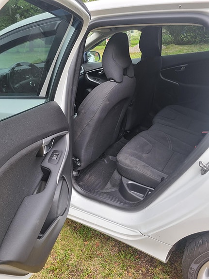 Volvo V40 8 of 14