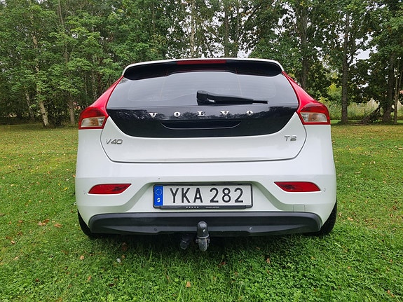 Volvo V40 3 of 14