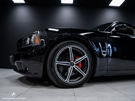 Dodge Charger 4 of 30