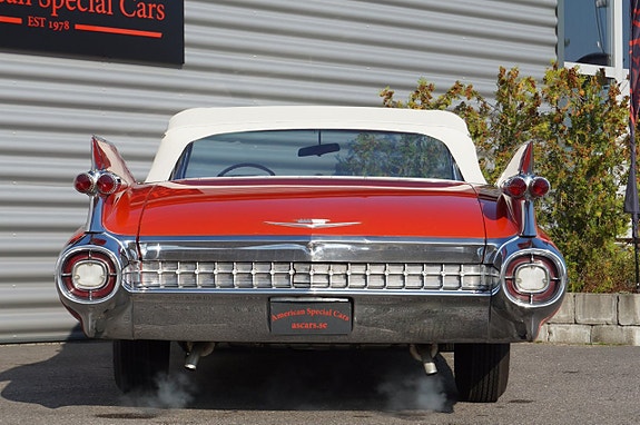 Cadillac Convertible 11 of 26