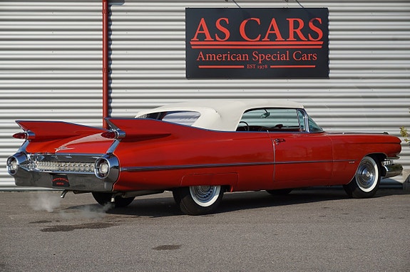Cadillac Convertible 4 of 26
