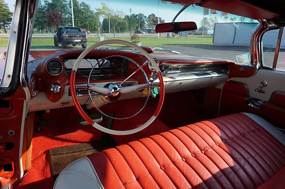 Cadillac Convertible 20 of 26