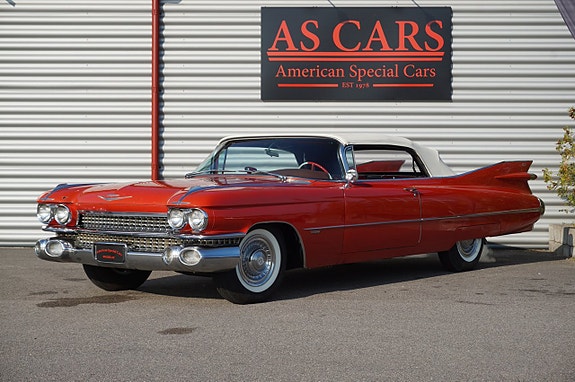 Cadillac Convertible 3 of 26