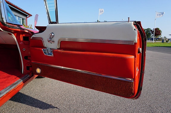 Cadillac Convertible 22 of 26