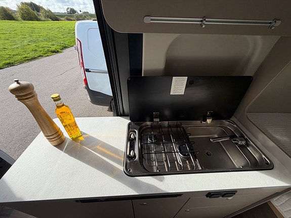 Carado *5.99m*8-växlad automat*Nya 140hk*Lithiumbatteri*Cockpit-panel* 7 of 23