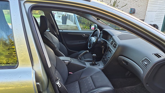 Volvo V70 9 of 14