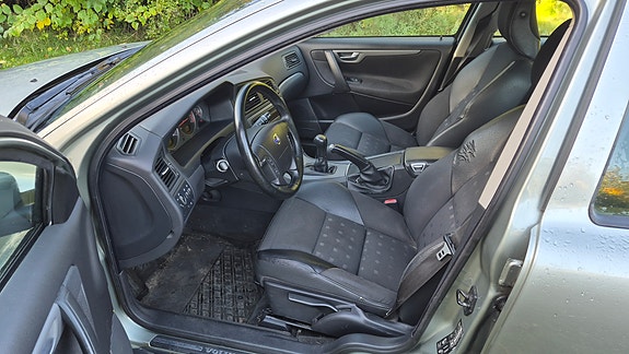 Volvo V70 6 of 14