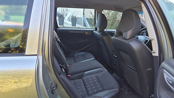 Volvo V70 10 of 14
