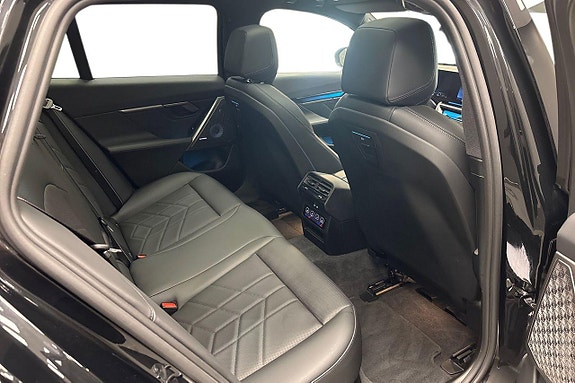 BMW 530e 14 of 17