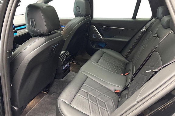 BMW 530e 11 of 17