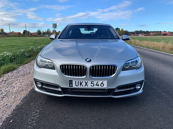 BMW 520d 2 of 5
