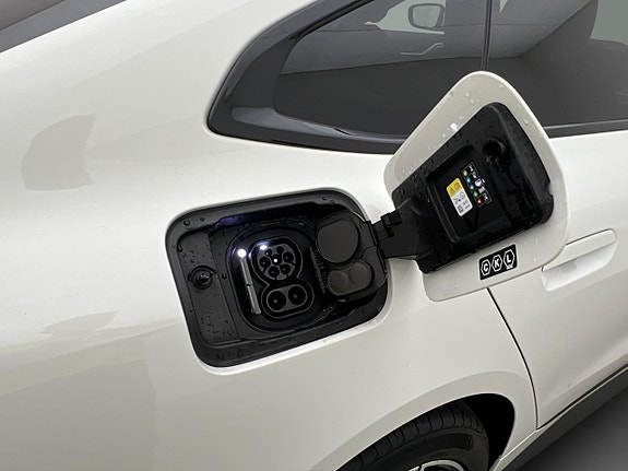 BMW i4 11 of 30