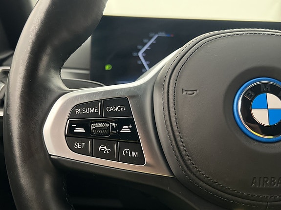 BMW i4 19 of 30