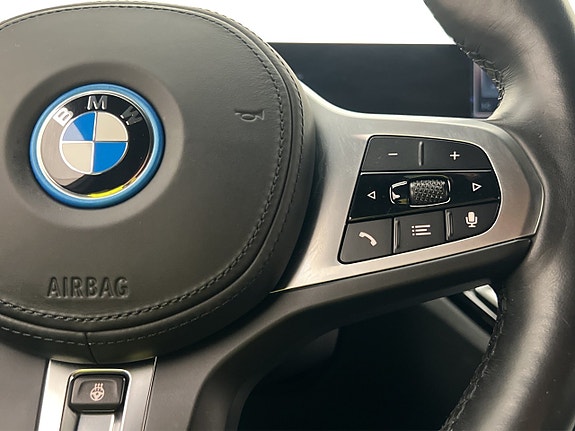 BMW i4 21 of 30