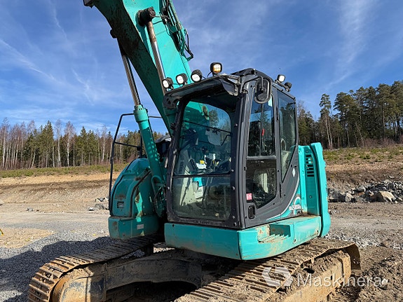 Grävmaskin Kobelco SK230SRLC-5E med skopor & pålaggregat 8 of 27