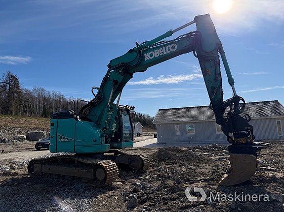 Grävmaskin Kobelco SK230SRLC-5E med skopor & pålaggregat 3 of 27