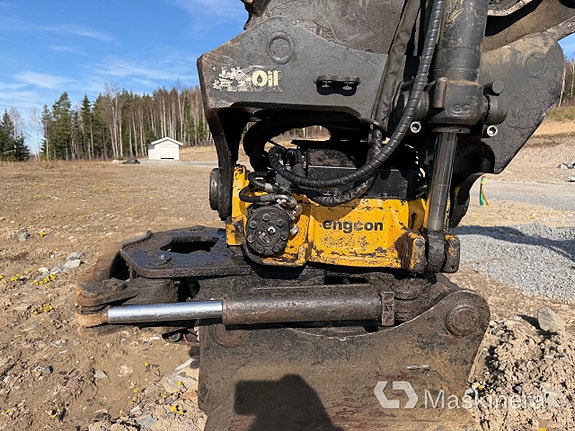 Grävmaskin Kobelco SK230SRLC-5E med skopor & pålaggregat 21 of 27