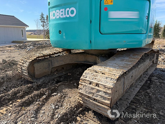 Grävmaskin Kobelco SK230SRLC-5E med skopor & pålaggregat 16 of 27