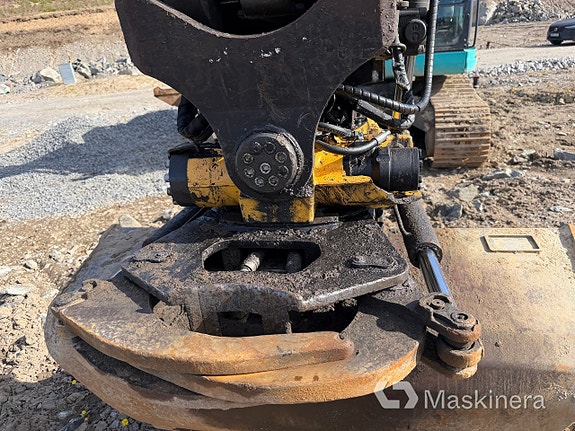 Grävmaskin Kobelco SK230SRLC-5E med skopor & pålaggregat 23 of 27