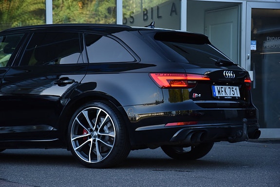 Audi S4 6 of 30