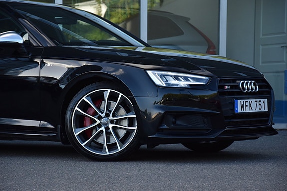 Audi S4 3 of 30