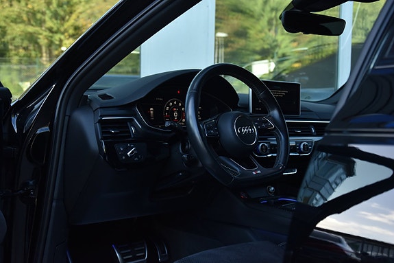 Audi S4 9 of 30