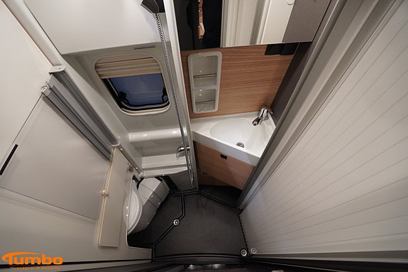 Malibu 640 LE GT Skyview, Stor kyl, Dieselpanna, 4000kg 11 of 18
