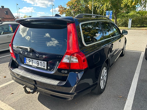 Volvo V70 3 of 10
