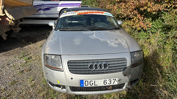 Audi TT 2 of 5