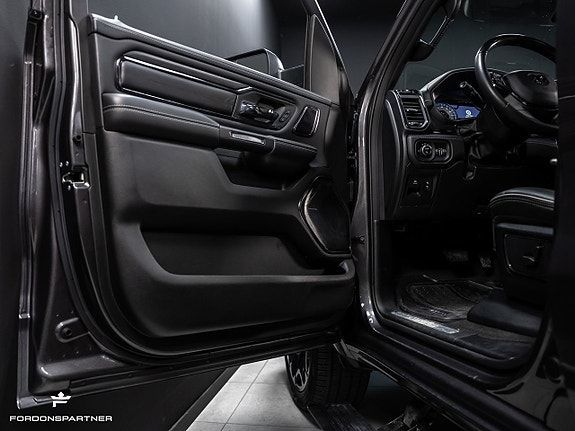 Dodge RAM 1500 25 of 30