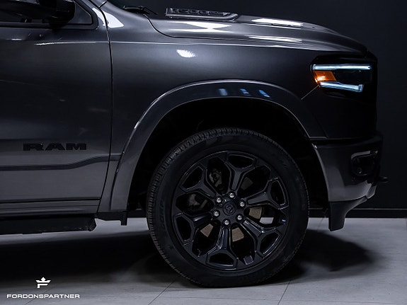 Dodge RAM 1500 12 of 30
