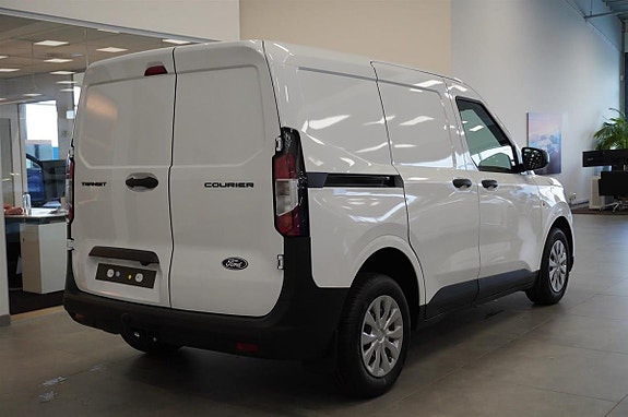 Ford Transit Courier 12 of 14