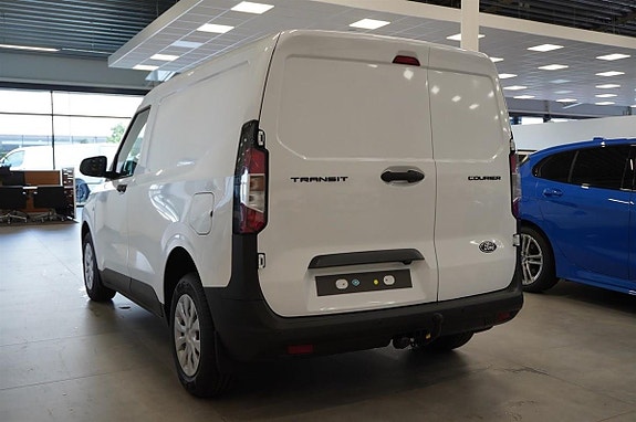 Ford Transit Courier 4 of 14