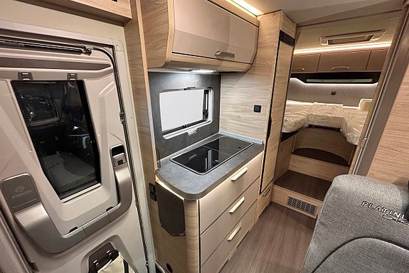 Knaus VAN TI PLUS 650 MEG Platinum Selection 4x4 AUTOMAT ALDE 12 of 30