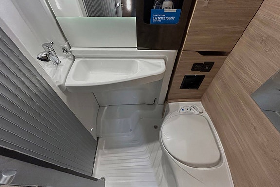 Knaus VAN TI PLUS 650 MEG Platinum Selection 4x4 AUTOMAT ALDE 28 of 30